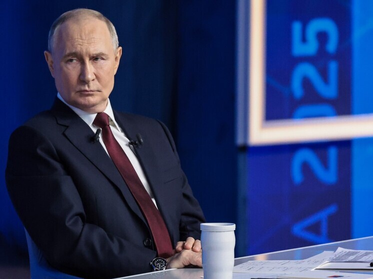 Журналист из Екатеринбурга пригласил Путина на свадьбу в прямом эфире