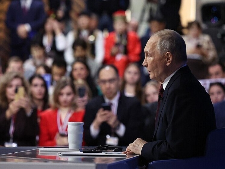 Депутат Госдумы от Кировской области, член Высшего совета партии «Единая Россия» Олег Валенчук прокомментировал прямую линию «Итоги года с Владимиром Путиным»:
– Только что завершилась прямая линия Президента России Владимира Владимировича Путина