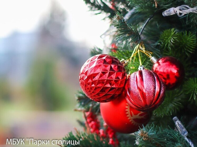 Крымчанам рассказали, как украшение ёлки с детьми укрепляет семейную связь