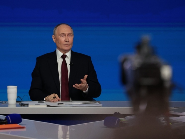 Путин назвал ошибкой лишение многодетных семей поддержки при росте доходов