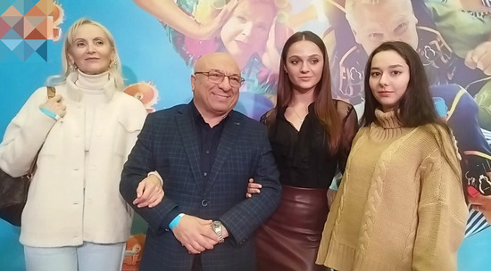 Богдасаров с женой на премьере: семейный выход или показное примирение?