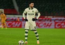 Чемпионат Российской Премьер-лиги (РПЛ) ушёл на зимние каникулы, и теперь нам ещё надо подождать, чтобы узнать, в какой форме команды вернутся к продолжению первенства. Как только закончилась первая часть, так сразу в информационное поле проникло огромное количество слухов о возможных трансферах. Один из первых кого начали «продавать», это, конечно, капитан «Краснодара» Эдуард Сперцян – один из лучших футболистов РПЛ на сегодня. 