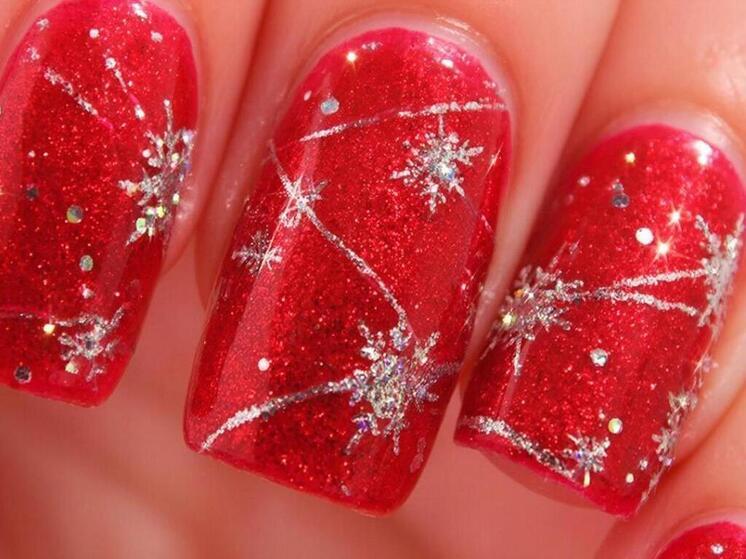Идеи новогоднего маникюра и актуальные зимние стрижки: полное преображение к 2026 году