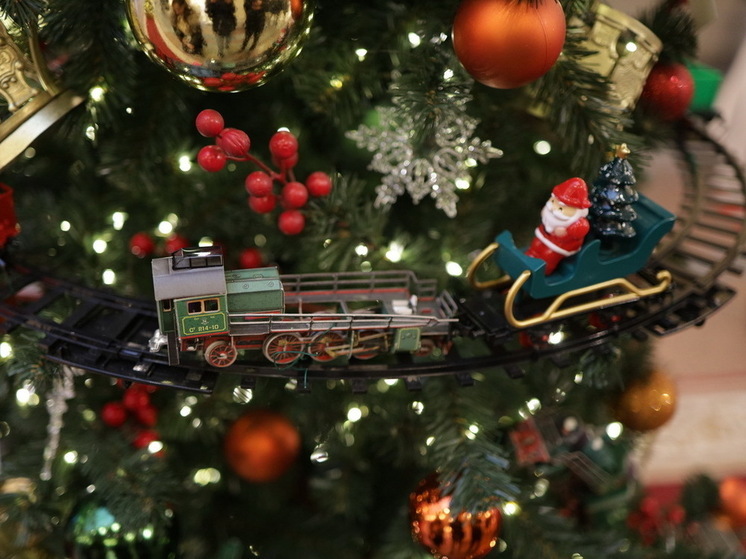 В приморском селе Галенки украсили квадратную елку