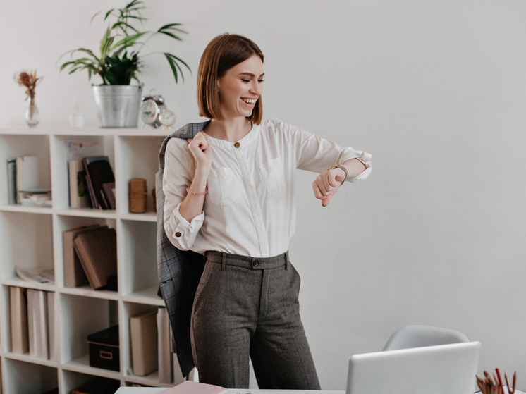 «Перекуры» под угрозой: тамбовских работников могут уволить за частые отлучки с рабочего места