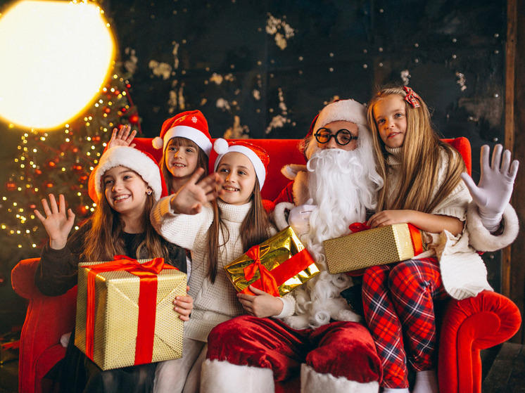 Для детей Алтайского края заработал сервис звонков ИИ-Деду Морозу