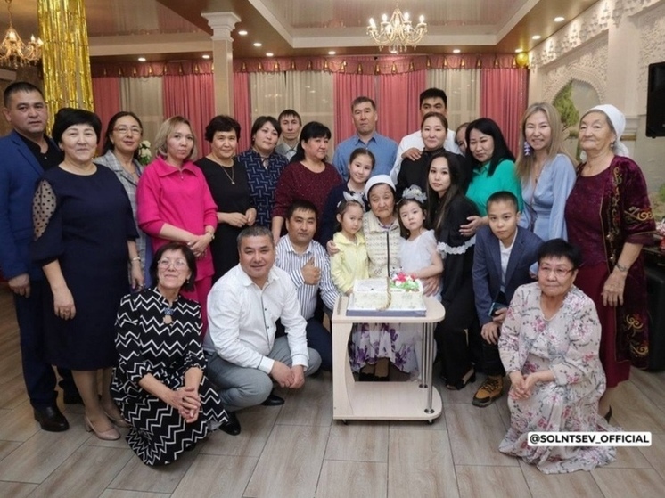  Президент России Владимир Путин присвоил высшее почётное звание «Мать-героиня» жительнице Оренбургской области