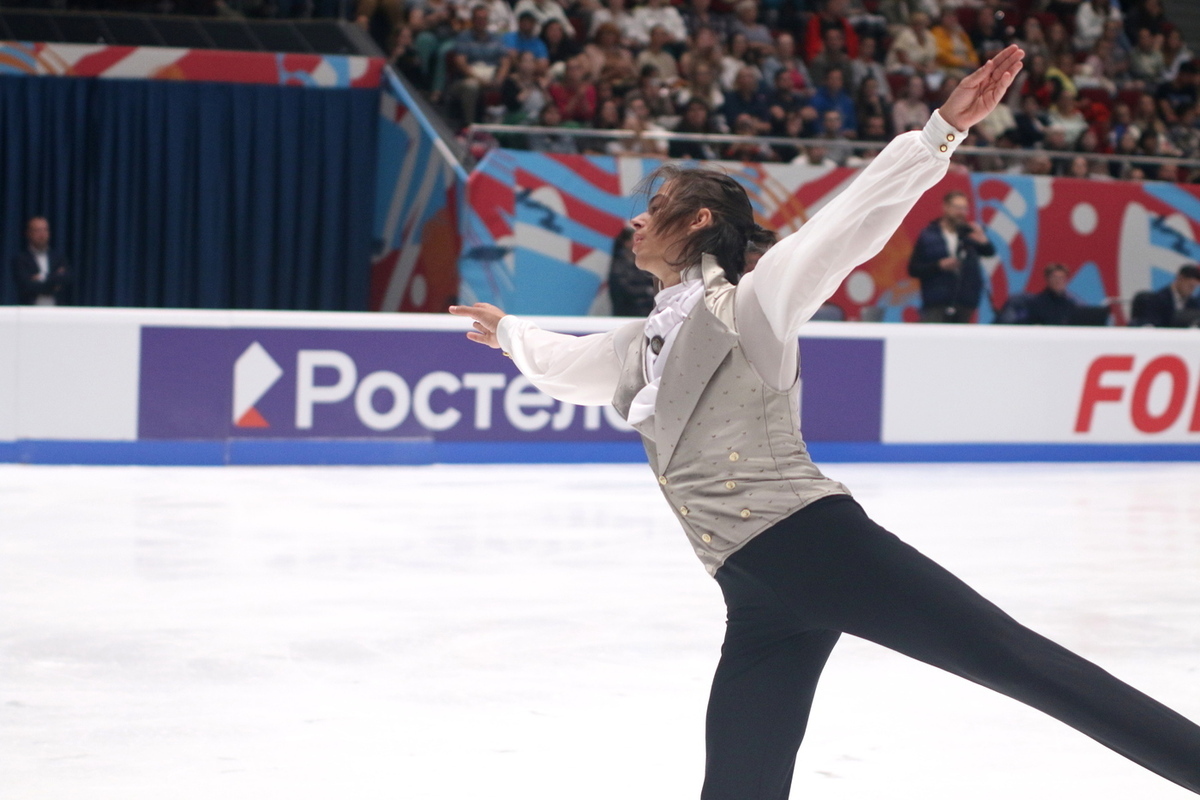 Отобравшийся на Олимпиаду российский фигурист уверенно лидирует на чемпионате России