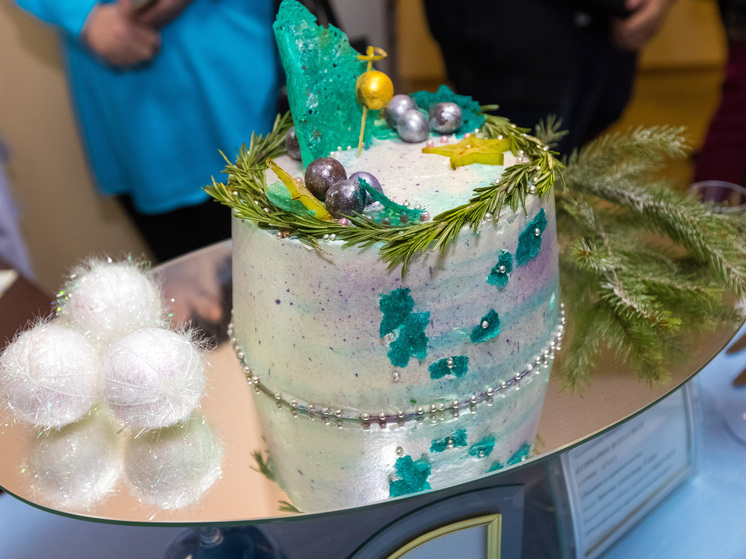 Торт или ссора с начальником: челябинский врач объяснил, что сильнее повышает сахар в крови