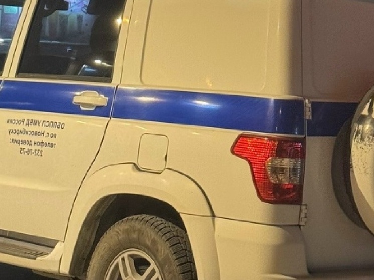 Внедорожник столкнулся в контейнеровозом в Магадане