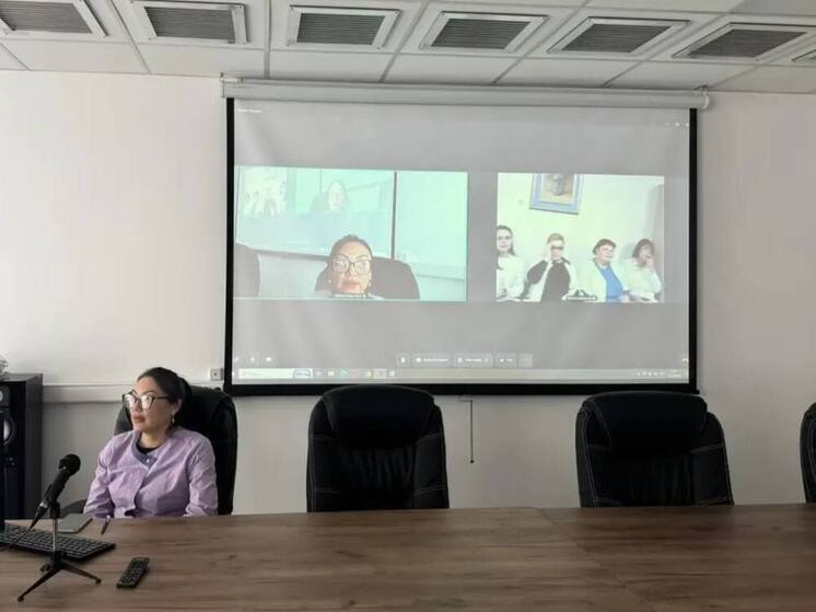 Медики Калмыкии помогают подшефному региону