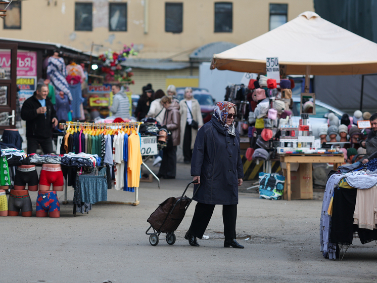 В Апраксином дворе Санкт-Петербурга потушен пожар в пункте утилизации ТБО