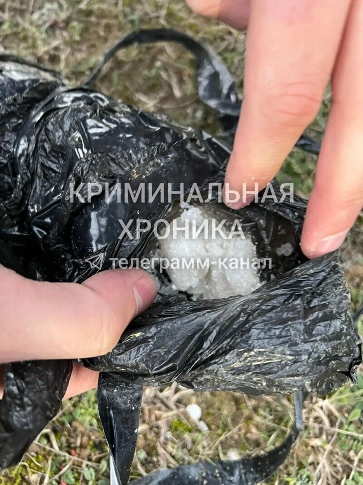 Более 1 300 граммов мефедрона изъяли полицейские у троих махачкалинцев