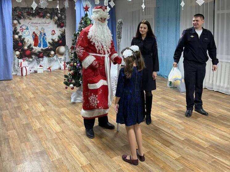 В Подгоренском районе прошла акция «Полицейский Дед Мороз»