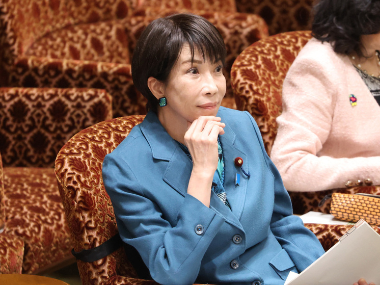 Sankei: премьер Японии Такаити хочет посетить США до визита Трампа в Китай