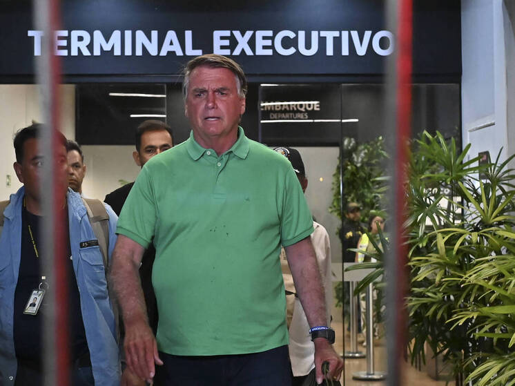 Верховный суд Бразилии разрешил провести экс-президенту Болсонару хирургическую операцию