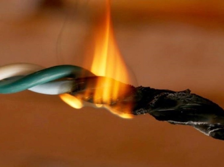 Теплая остановка горела в Ноябрьске