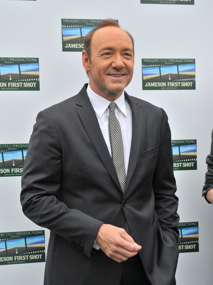 Отменённый актёр Кевин Спейси возвращается в сериалы, но пока только в итальянские