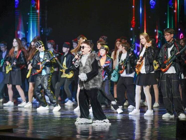 Губернаторский лицей Владивостока представил музыкальный спектакль к Новому году