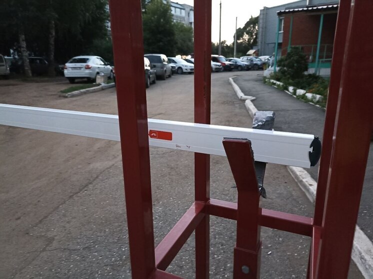 В многоквартирных домах Петербурга упростят установку шлагбаумов