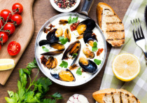 Согласно новым исследованиям, люди, перенесшие рак и строго придерживающиеся средиземноморской диеты, могут прожить дольше, чем те, кто этого не делает