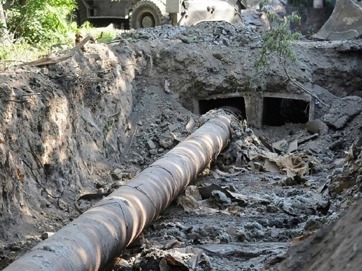 Из-за коммунальной аварии в 8 домах в центре Кургана отключили воду