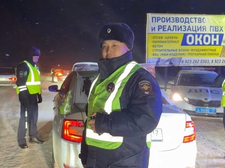 В Туве за 19 декабря  произошло 7 ДТП, одно из них совершил пьяный водитель без прав