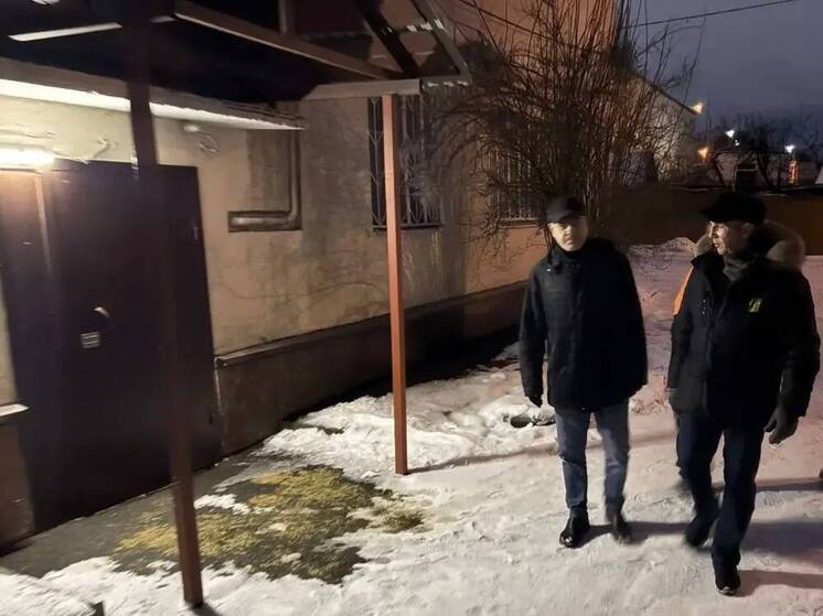 Олег Денисов провёл утренний обход в поселке Монтажный и указал на недочёты