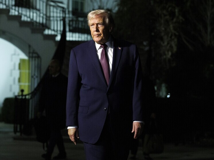 Reuters: Трамп летит во Флориду на переговоры по Украине