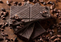 Для любителей сладкого есть хорошие новости: новое исследование показало, что употребление темного шоколада может помочь прожить дольше