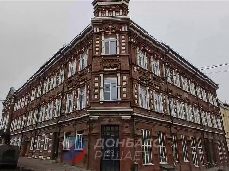 В Мариуполе воссоздают исторический облик разрушенного дворца культуры «Молодежный»