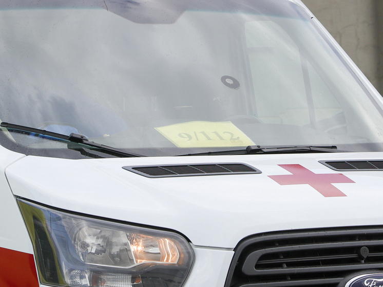 В Киеве машина взлетела в воздух и перевернулась