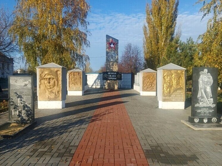 В Волгоградской области в год 80-летия Победы отреставрировали 32 мемориала
