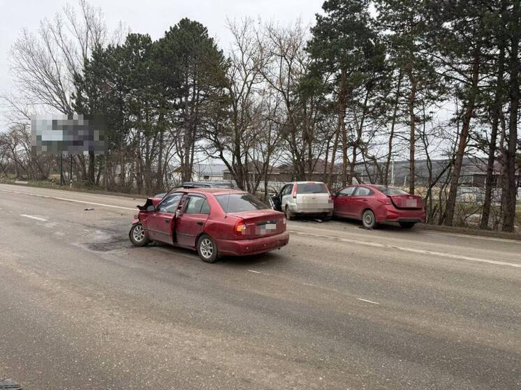 Женщина-водитель пострадала в тройном ДТП под Ессентуками