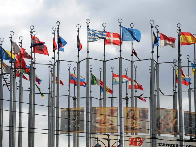 Financial Times: Великобритания отвергла идею передачи заблокированных активов РФ Украине