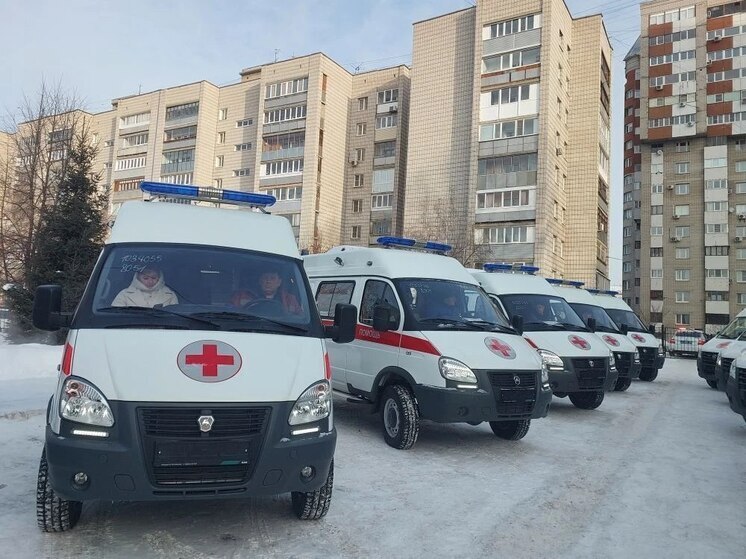 16 новых машин скорой помощи получила медицинская служба Алтайского края