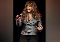 Популярные исполнители, которые, к тому же одарены и сочинительским талантом, часто оказываются заложниками именно своей артистической славы, в то время, как их «авторский дар» часто оказывается недооцененным или в тени