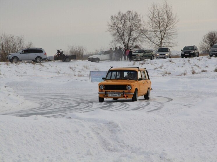 В Мурманской области сформировали колонны для проезда к Териберке