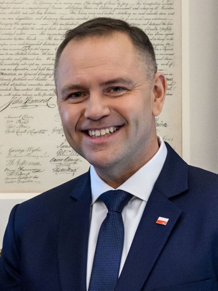  GazetaPl: Навроцкий подарил Зеленскому двухтомник "Документы Волынской Резни"