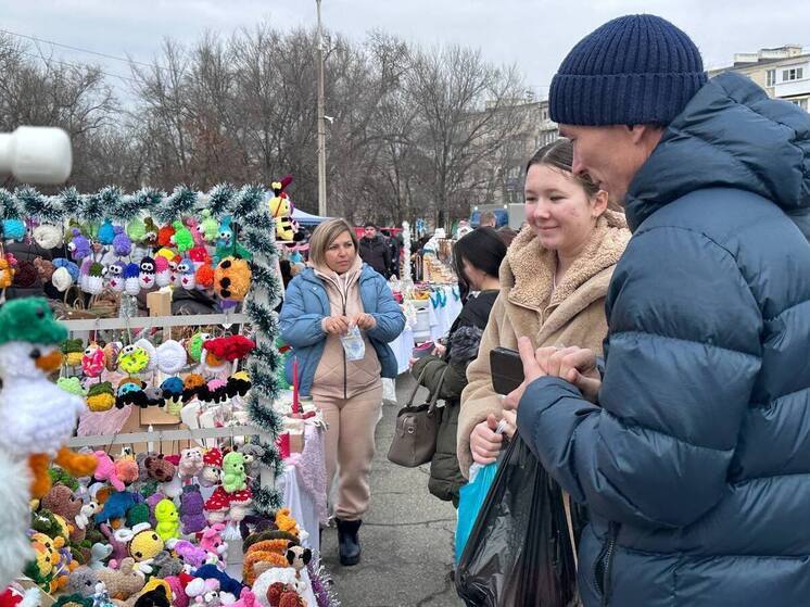 В Невинномысске развернулась большая предновогодняя ярмарка
