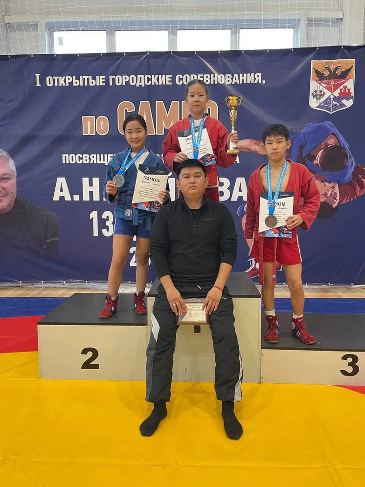 Самбисты Калмыкии достойно выступили на турнире в Ростовской области