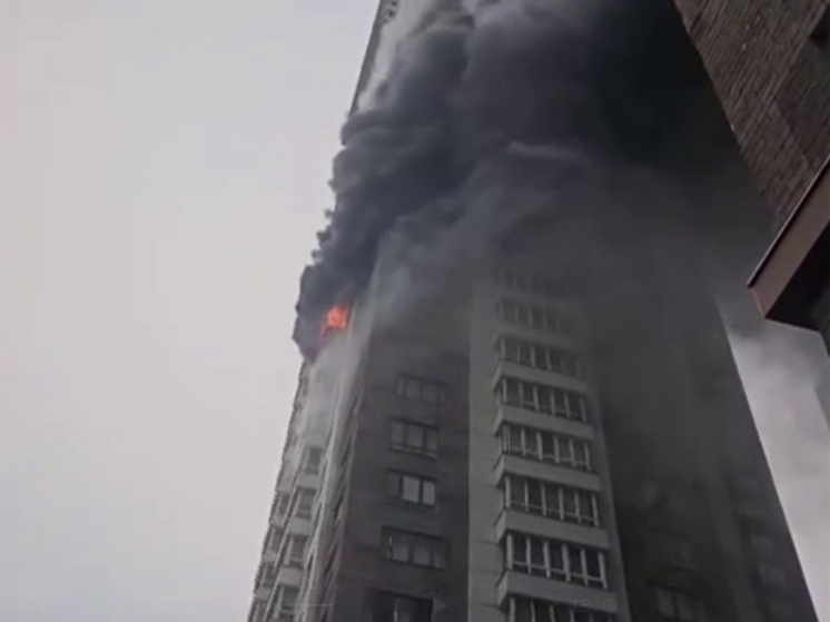 20 человек эвакуированы из горящей многоэтажки на востоке Москвы
