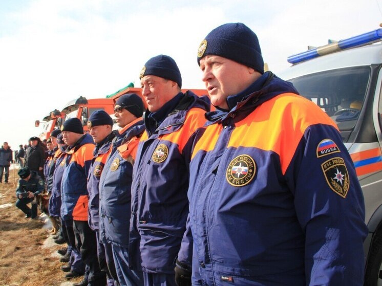 В Мурманске наградили спасателей и горожан за смелость