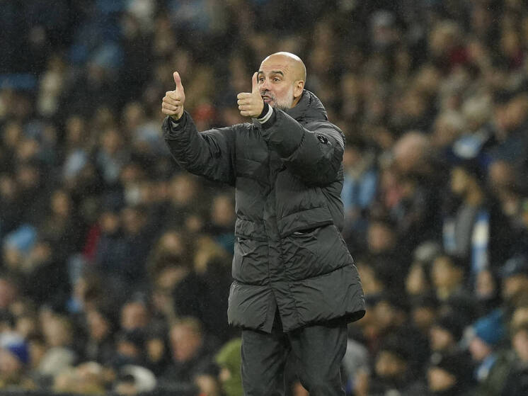 Пеп Гвардиола опроверг слухи о скором уходе из «Манчестер Сити», подчеркнув, что вопрос контракта сейчас не обсуждается. Несмотря на шансы выйти на первое место в Премьер-лиге, он считает команду недостаточно сильной для борьбы за титул. Отмечены прогресс Райана Черки и вклад Нико Гонсалеса в победную серию на фоне травм Родри и Ковачича. Матч с «Вест Хэмом» назначен на 20 декабря 2025 года.