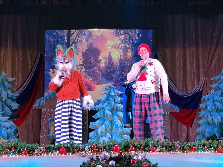 В Бердянске состоялось новогоднее представление для детей-сирот