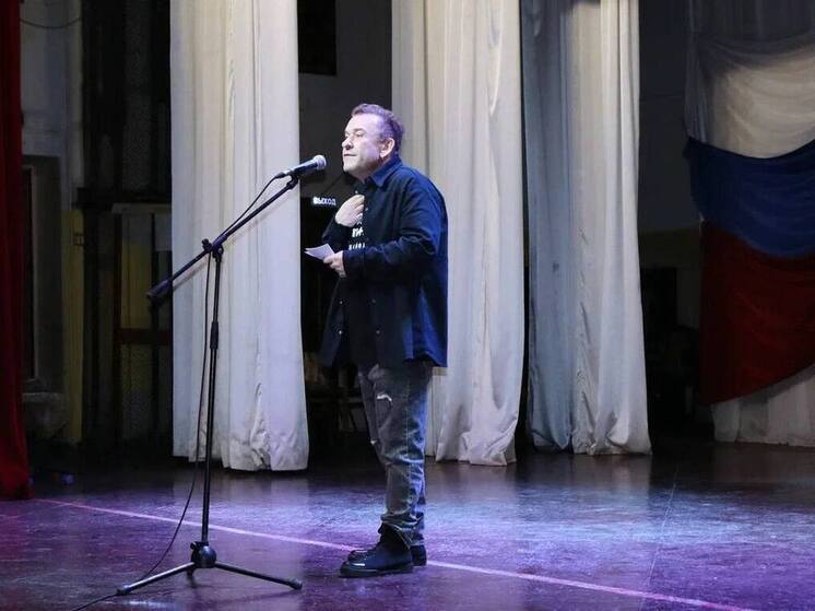 В Суворове прошел творческий вечер Александра Морозова