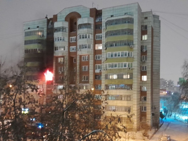 В Екатеринбурге горела квартира в десятиэтажном доме на Сони Морозовой