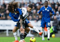 20 декабря 2025 года в 17-м туре АПЛ «Ньюкасл» и «Челси» сыграли вничью 2:2. Ник Вольтемаде забил оба гола хозяев в первом тайме, выведя команду вперёд со счётом 2:0. Во втором тайме «Челси» совершил камбэк: Рис Джеймс сократил отставание точным ударом со штрафного, а Жоао Педро сравнял счёт после длинной передачи Санчеса. «Челси» сохранил четвёртое место (29 очков), «Ньюкасл» — 11-е (23 очка), продлив безвыигрышную серию до 10 матчей.