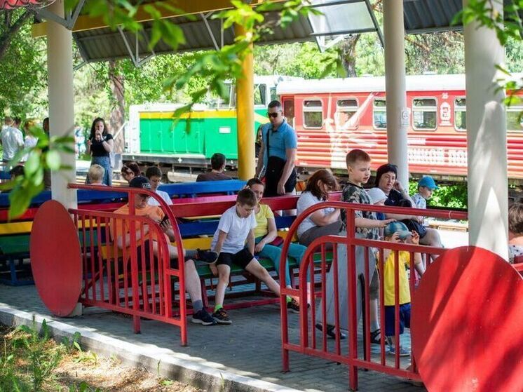 На детской железной дороге в Челябинске модернизировали пассажирские вагоны