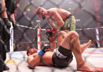 PFL лишила дагестанского бойца Мовлида Хайбулаева титула чемпиона 2025 года в полулегком весе после обнаружения рекомбинантного эритропоэтина в допинг-пробе, взятой 19 августа 2025 года. Хайбулаев согласился на 12-месячную дисквалификацию — максимальный срок за данное нарушение. Результат его финального боя с Хесусом Пинедо аннулирован, пояс и бонусы изъяты. Срок отстранения истекает 19 августа 2026 года.